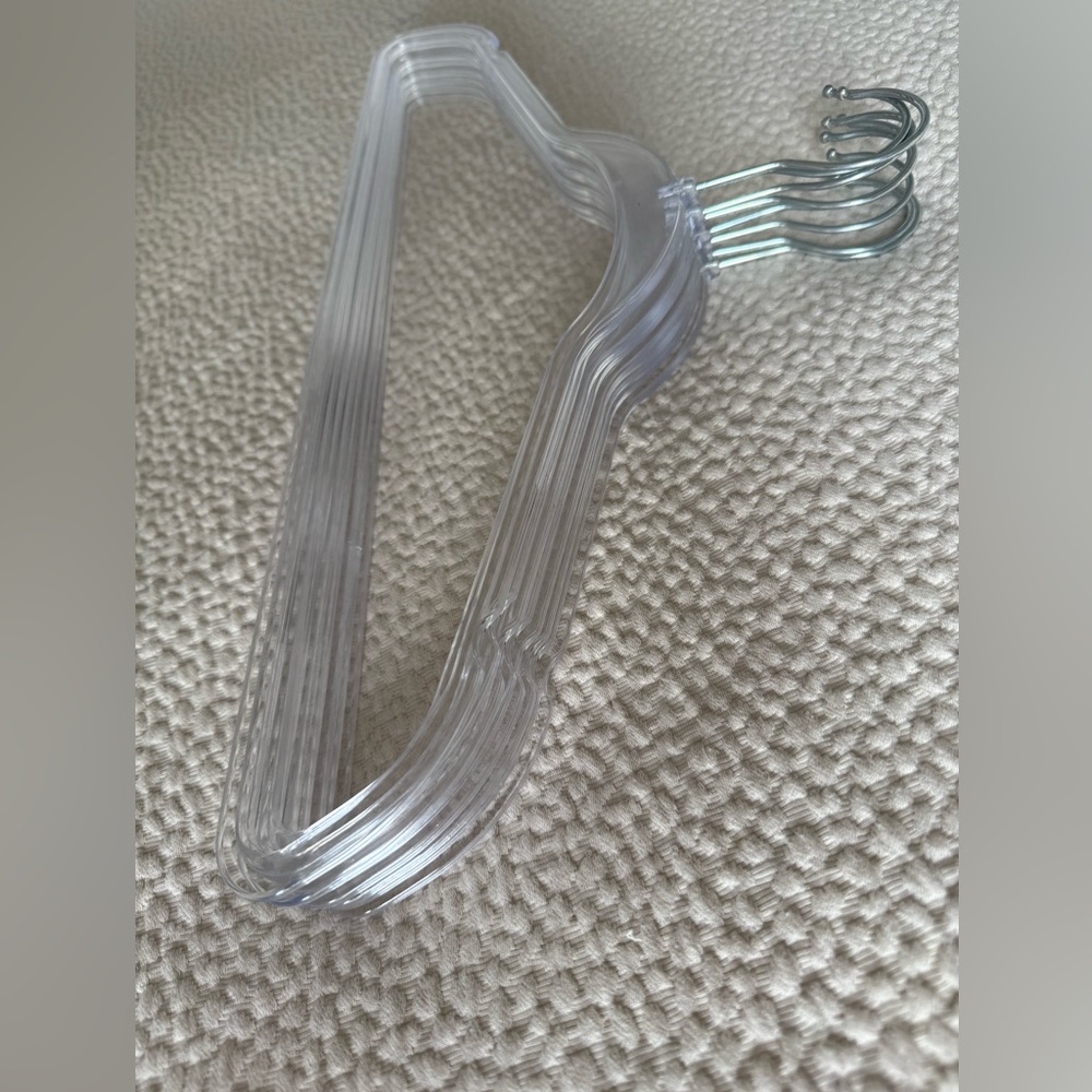 Set of 8 Clear Hangers